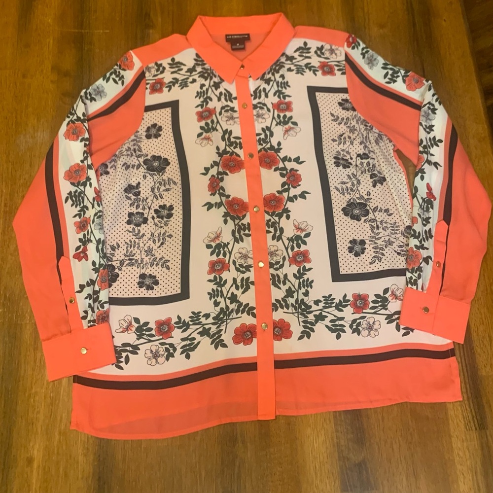 Liz Claiborne Blouse Medium Coral Peach with Floral Pattern long Sleeve buttonup